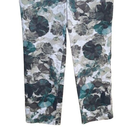 Larry Levine Cotton Camo Floral Low Rise Tapered Crop Pants Tan Green Sz 8 - Picture 6 of 8